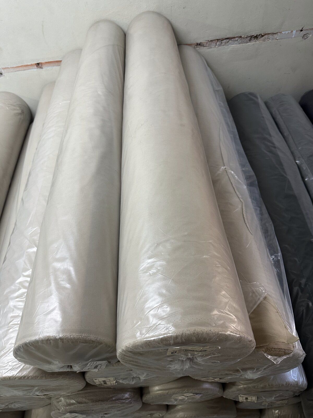 Gabardina beige rollos