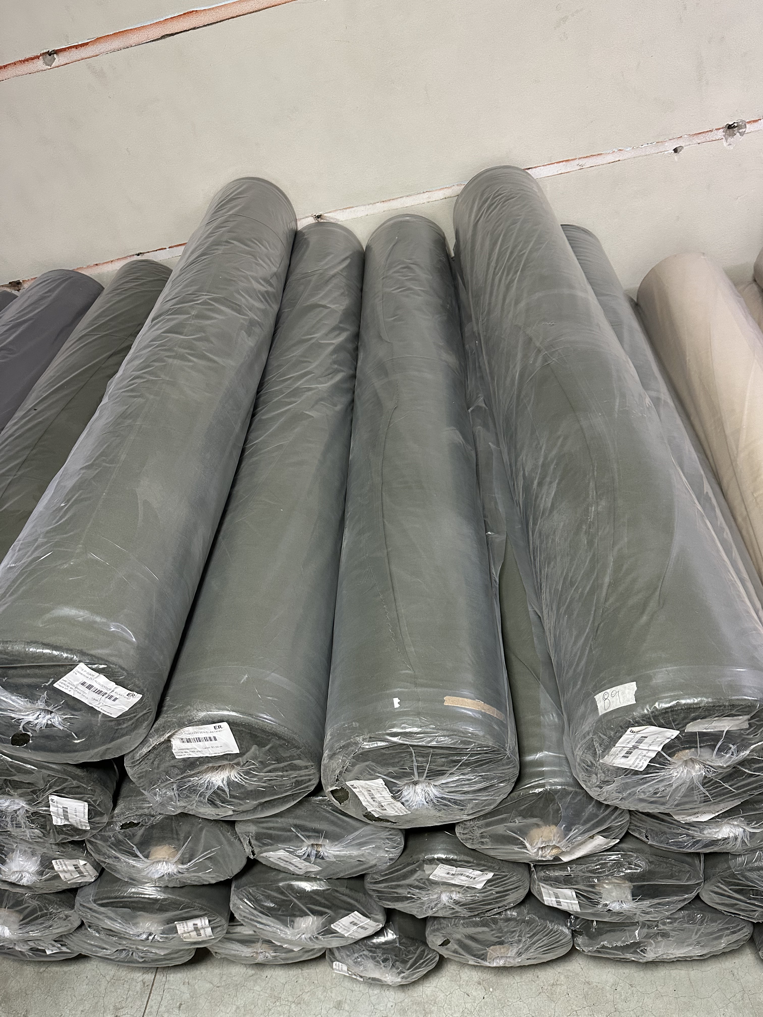Stock gris bodega